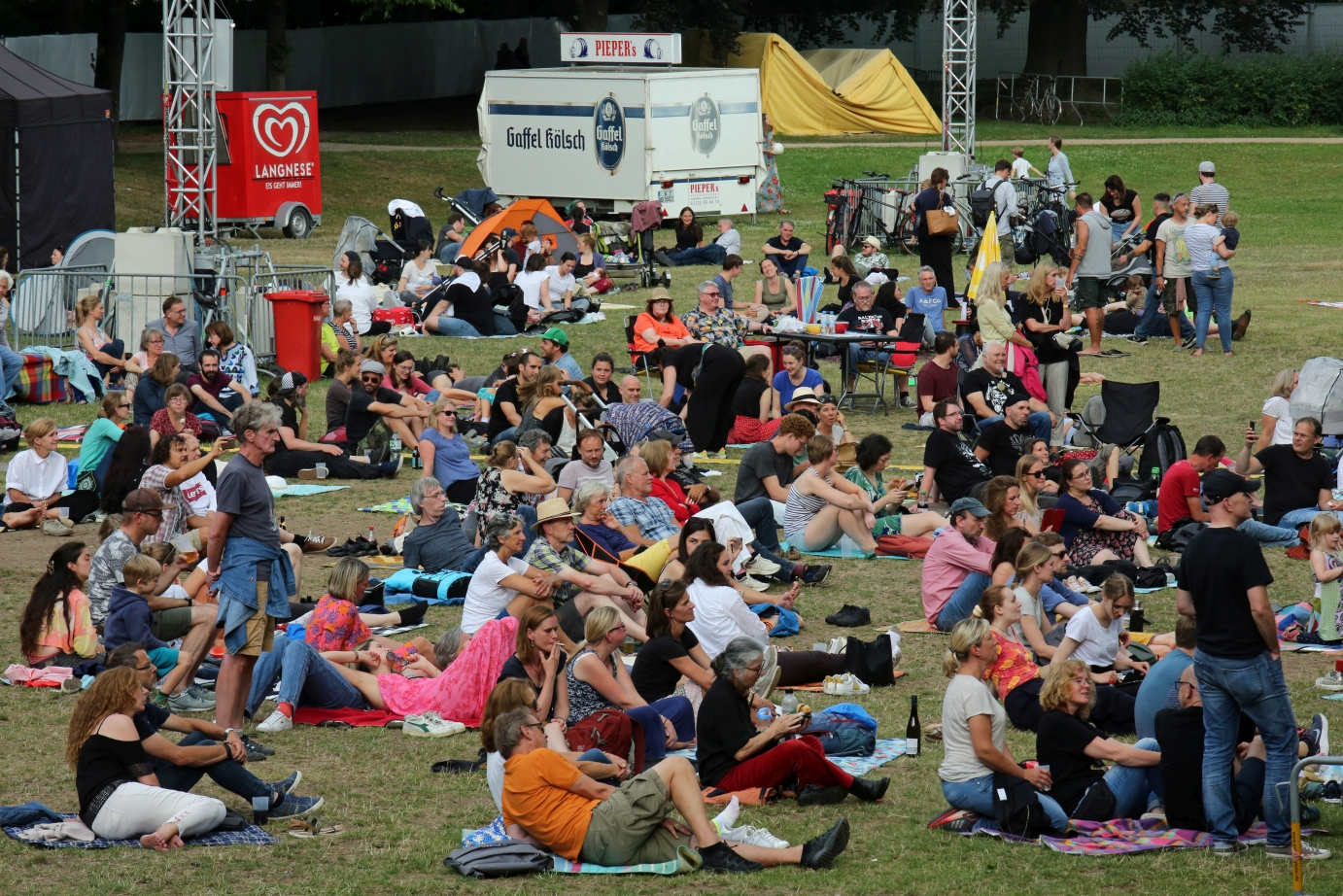 Folk-Picknick_KunstRasen_20220709_QB4B9029